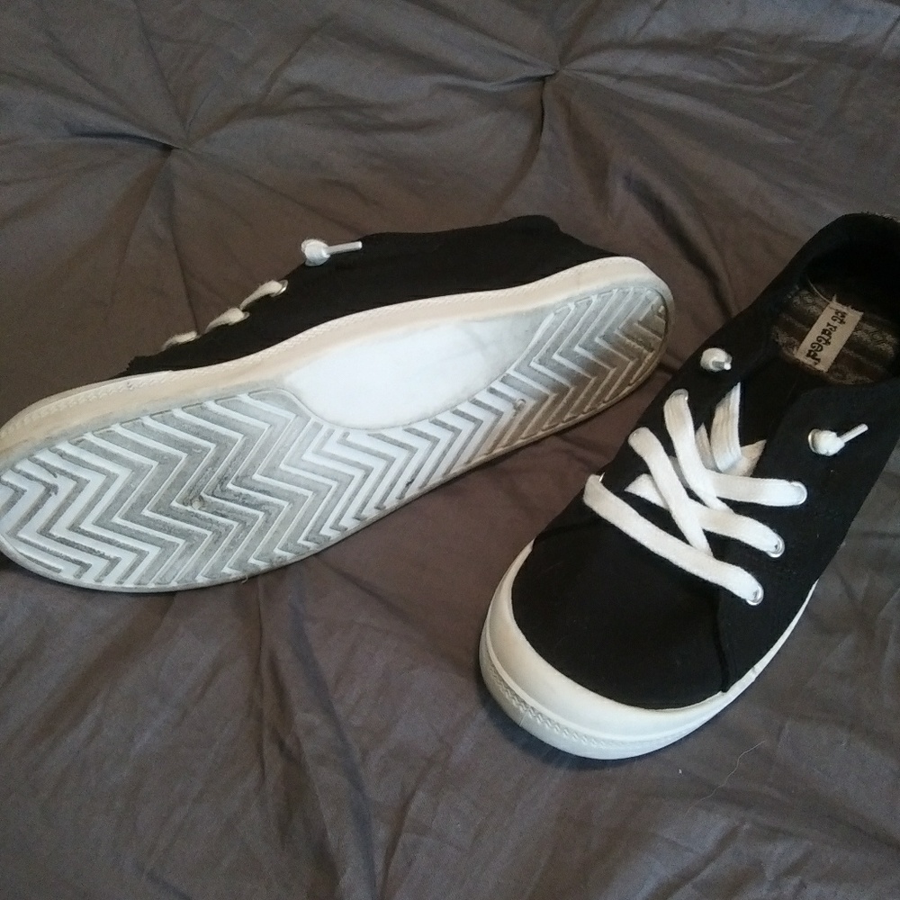 Shoes - Picture 2 of 2